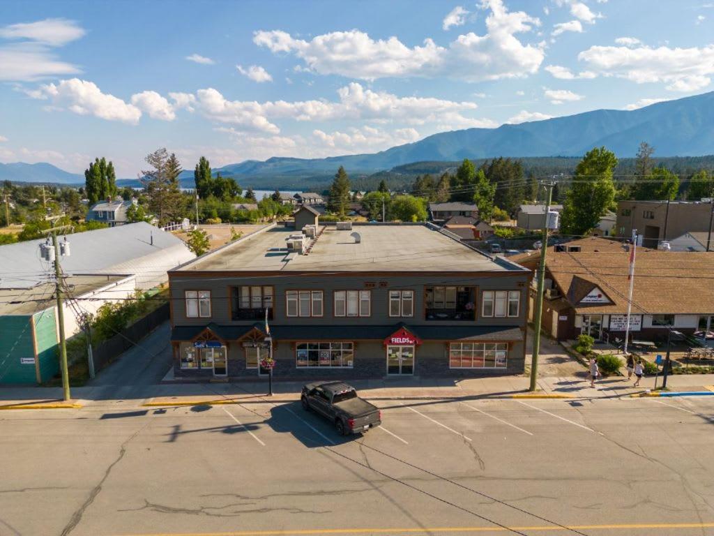 The Grizzly House I Sleep 7 I Patio & Bbq I 55 Tv Apartment Invermere Ngoại thất bức ảnh